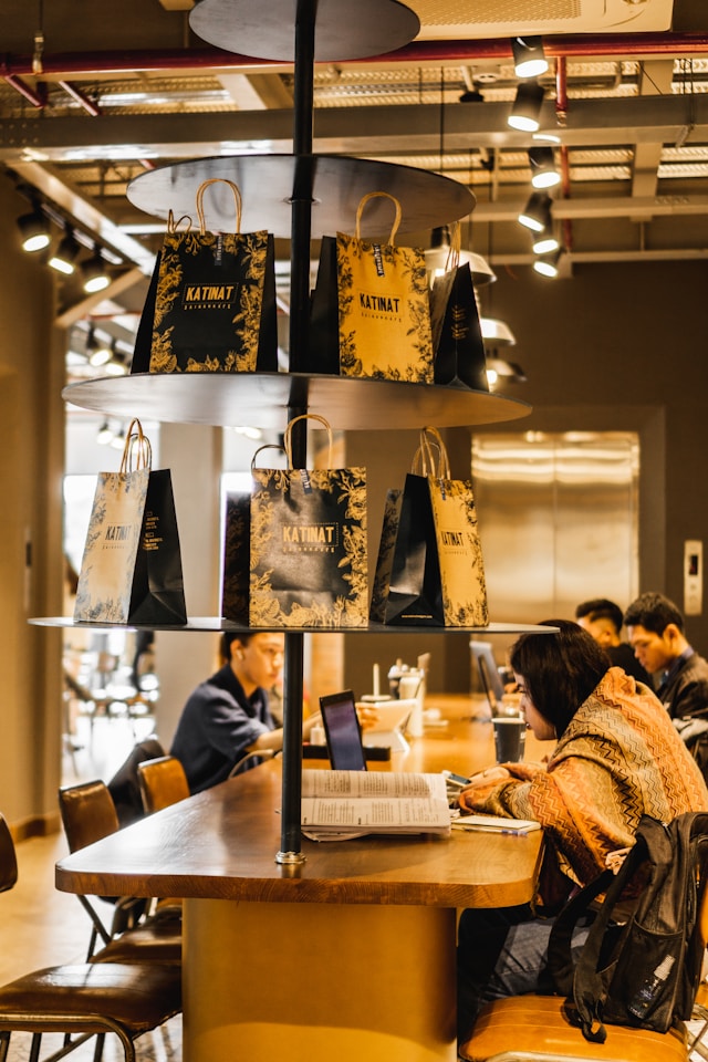 Retail & Ecommerce